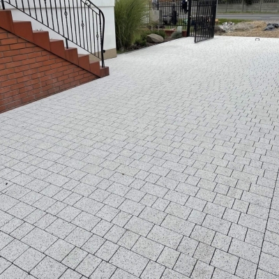 Jak dobrać odpowiednią kostkę brukową do stylu Twojego domu