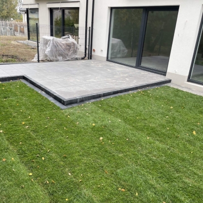 Tworzenie idealnego tarasu z kostki brukowej kluczowe wskazówki